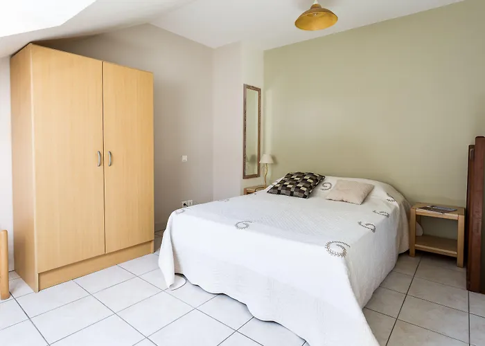 Les Iles * Пенестин